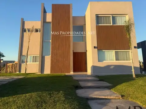 Venta Casa en Santa Clara al Sur a La Laguna 4 Dormitorios Canning