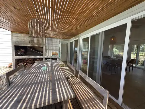 Casa 5 ambientes con 5 baños