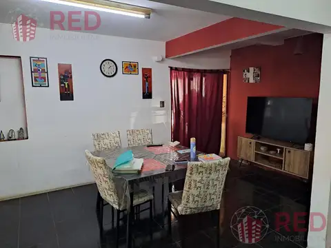Casa en Venta con 3 cocheras
