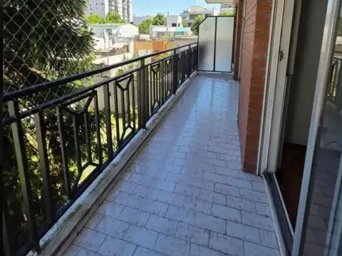 Vilela 4000 Saavedra 3amb 2bañ coch U$182.000