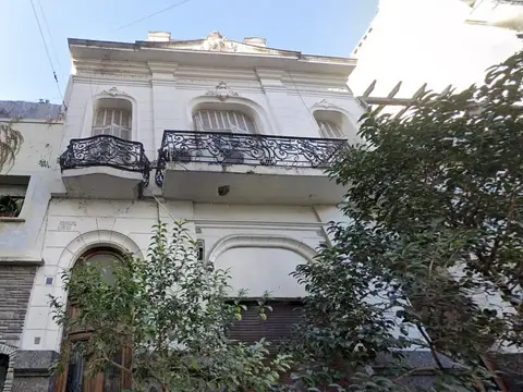 Edificio ex Petit Hotel en San Telmo - 683 m2, Lote propio.