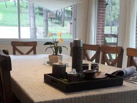 Casa 6 ambientes con 4 baños