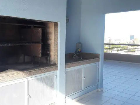 Vicente López - Excelente monoambiente con balcón en edificio con seguridad 
