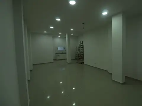 OPORTUNIDAD VENTA LOCAL CENTRO VILLA LUZURIAGA ARIETA