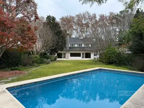 Casa en venta en Acassuso de Libertador al Río, San Isidro