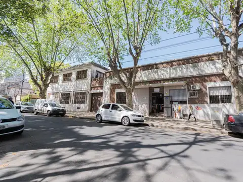 Local de 43,25mts x 55,94mts | Venta, Villa del Parque