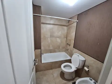 Avenida Rivadavia 9500, Piso 1