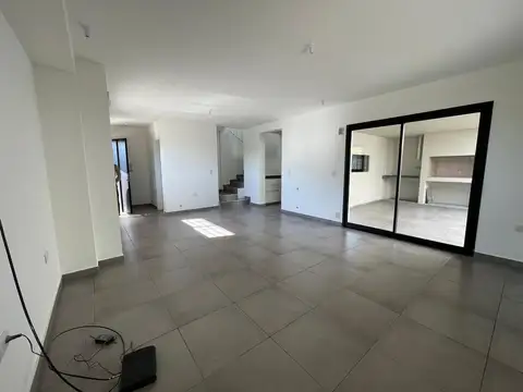 Casa en Alquiler al Norte