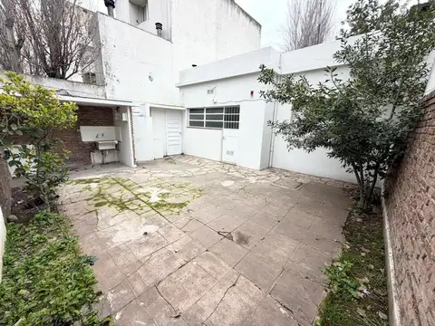 PH 3 ambientes al fondo en planta baja. Excelente ubicación
