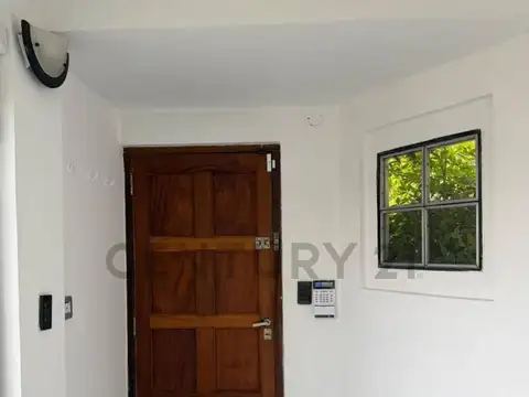 Casa en Venta con 3 cocheras