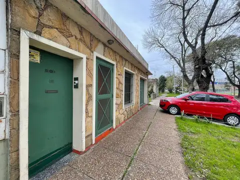 Depto Tipo Casa en Venta en Remedios de Escalada, USD 59.000