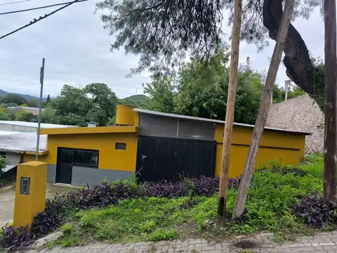 VENTA GALPON CON OFICINAS EN UNQUILLO CÓRDOBA
