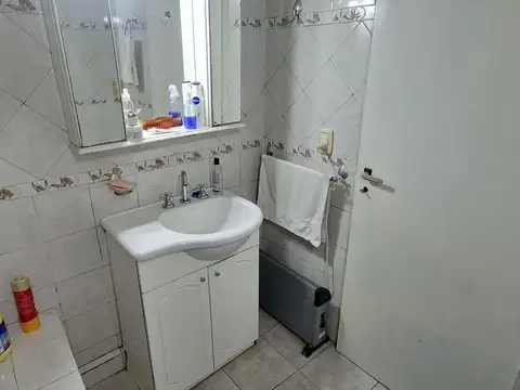 Casa 8 ambientes con 3 baños