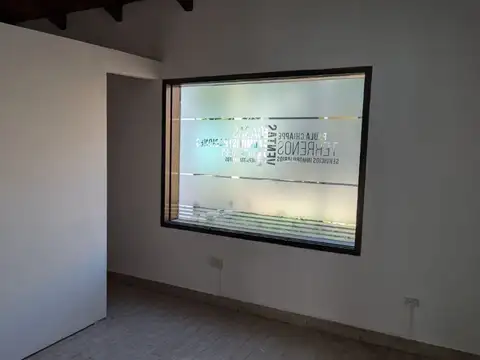 Casa en Alquiler con 1 cochera