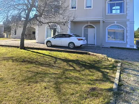 Hermosa casa estilo Francés en Fincas Golf
