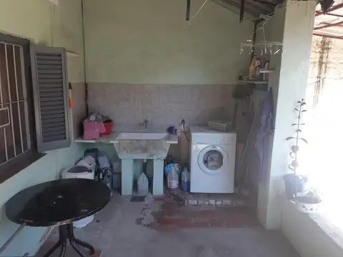 CASA EN MUY BUENA UBICACION