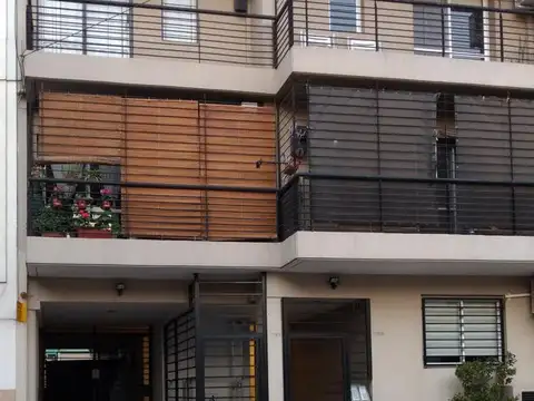 1º de Mayo 1700 -  Cochera en venta en planta baja -  Rosario.