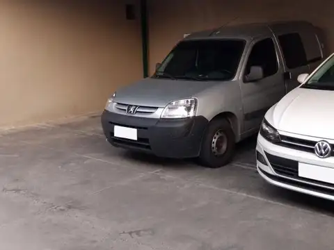 1º de Mayo 1700 -  Cochera en venta en planta baja -  Rosario.