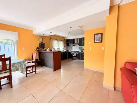 Casa en Venta con 1 cochera