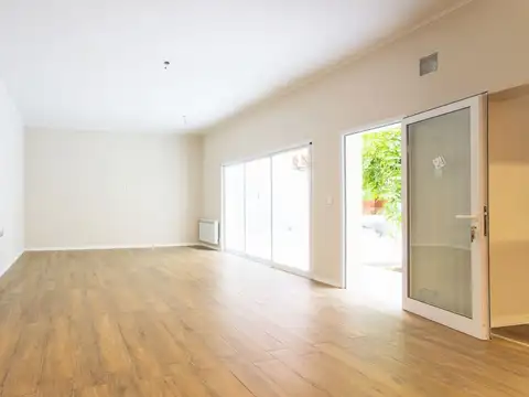 VENTA CASA PASILLO UNICO TRES DORMITORIOS LOURDES