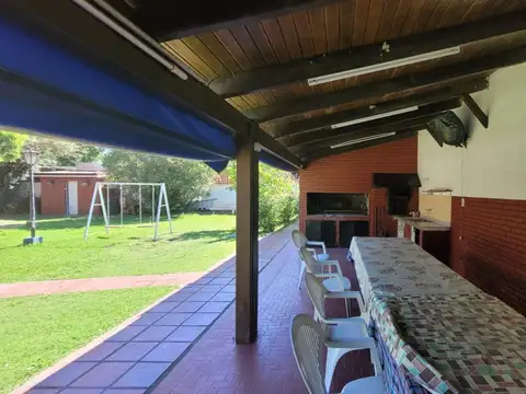 Casa 3 ambientes con 2 baños