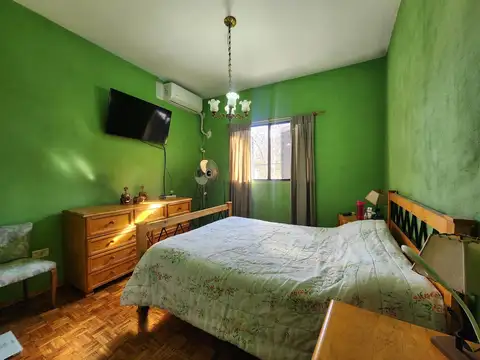 Locales comerciales y vivienda en Godoy 3200 salida por Cerrito