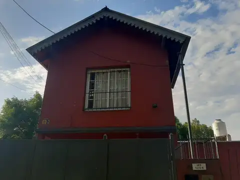 Casa en Venta con 3 cocheras