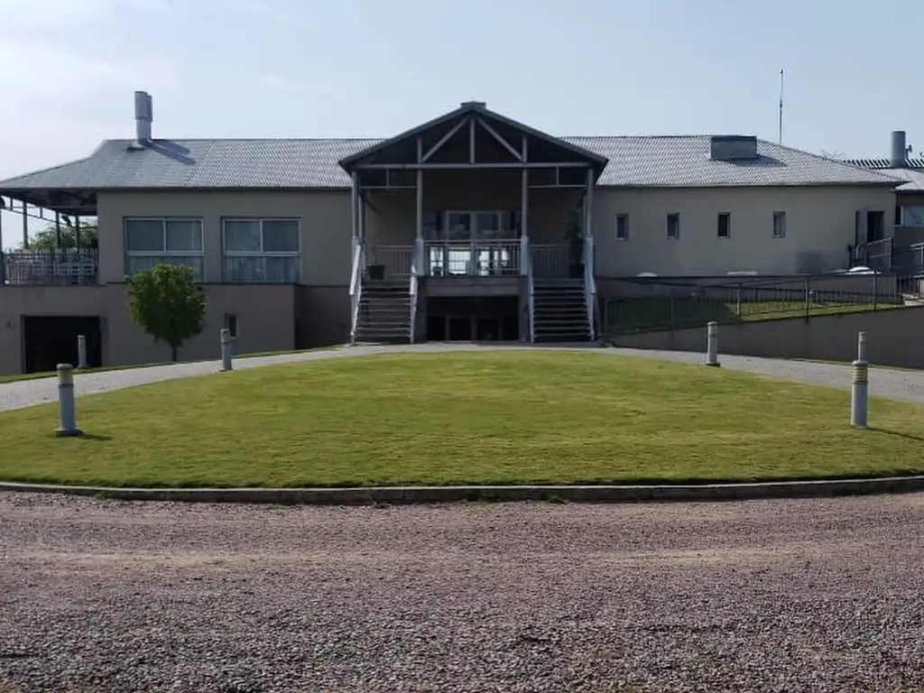Áreas comunes piscina, gimnasio, club-house, juegos en Santa Bárbara