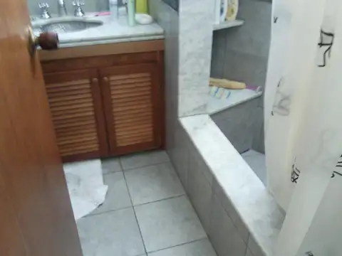 Gran chalet de 5 dormitorios s/lote de 1500 m2