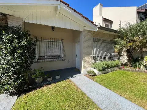 Casa en Venta en Villa Luzuriaga, USD 230.000