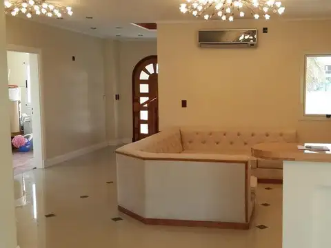 Casa en Venta en Tristan Suarez, USD 570.000