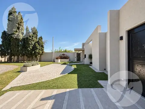Calle Henry Garret 1501 - Barrio 4 Robles