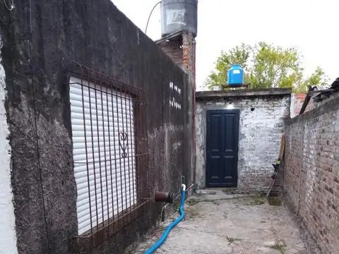 Casa 3 ambientes con 1 baño