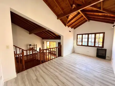Casa 5 ambientes con 3 baños