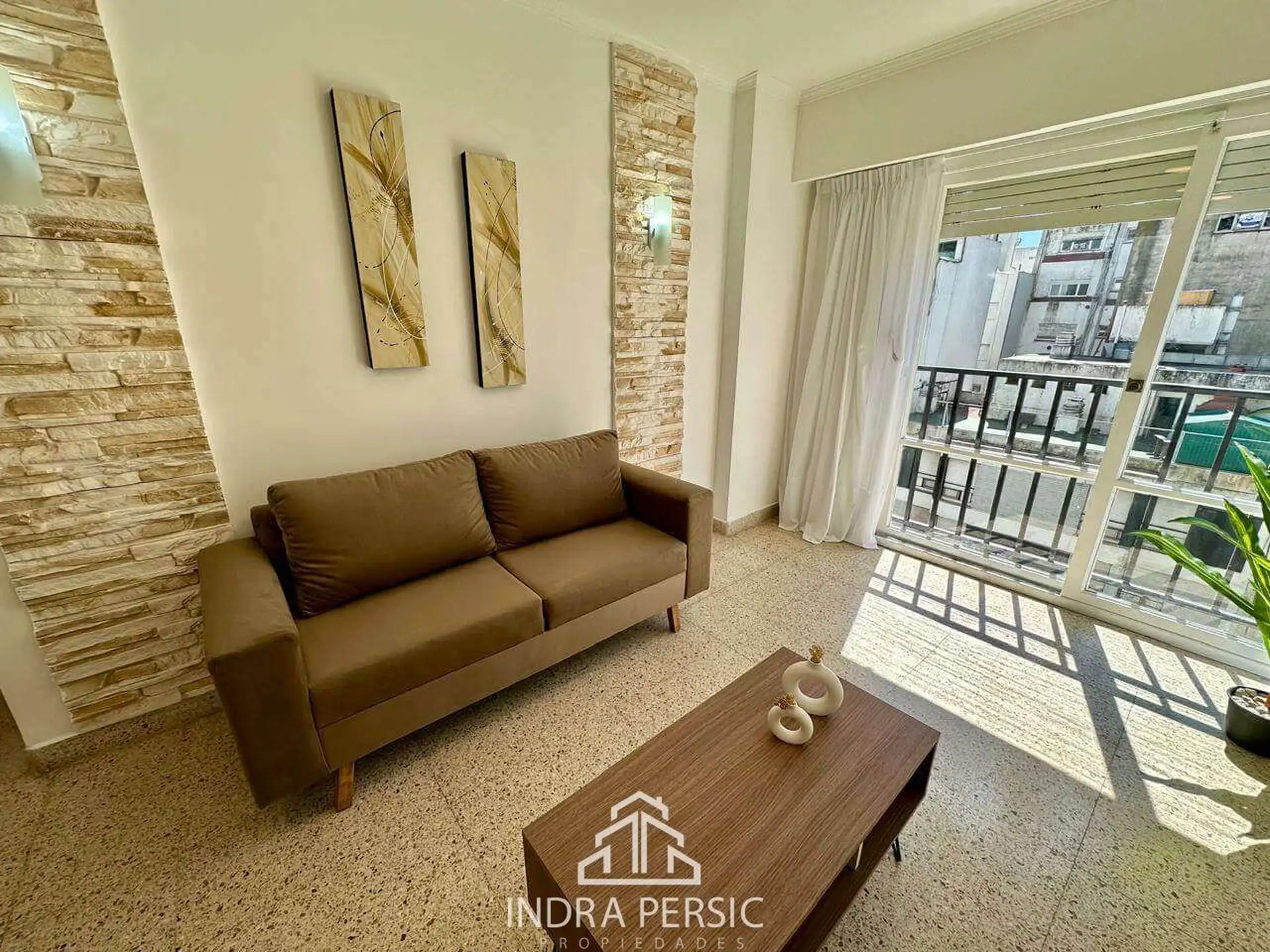 Venta departamento 2 ambientes 48m² con balcón francés — Plaza Colón