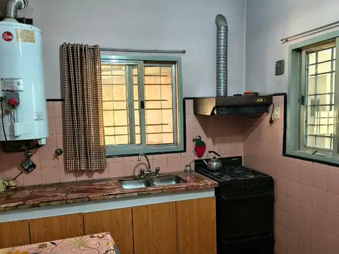 Casa 4 ambientes con 1 baño