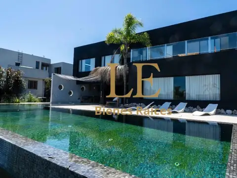 Casa en Venta en El Canton, USD 539.000