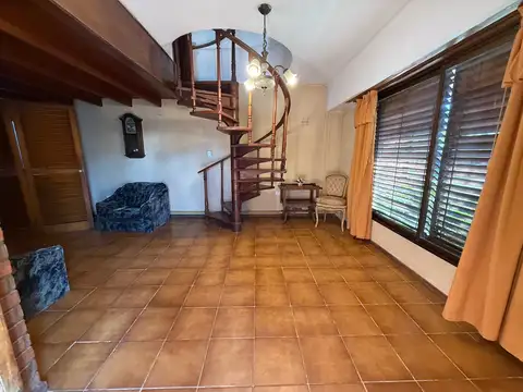Casa en venta de 4 ambientes