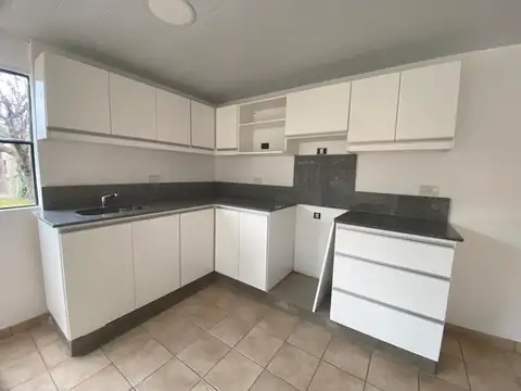 Casa 4 ambientes con 1 baño