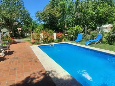 Casa de 7 Ambientes en Venta con Pileta en Nautico Escobar