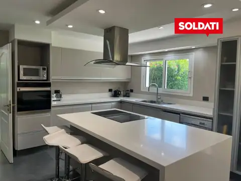 Casa en Venta con 1 cochera
