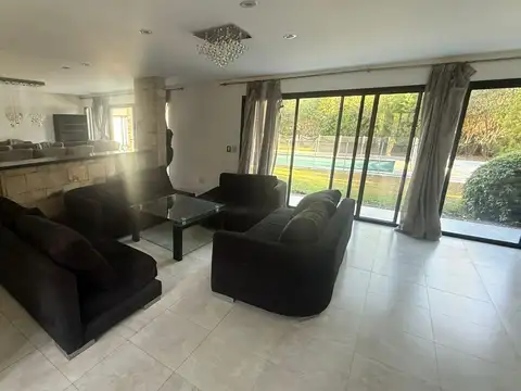Casa 12 ambientes con 6 baños
