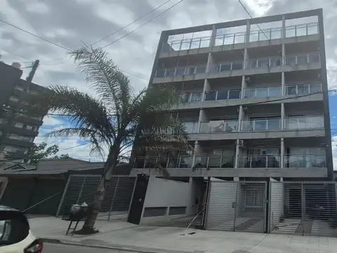 Depto con cochera y SUM en José León Suarez