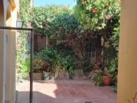 Casa en venta - 3 Dormitorios 2 Baños - Azul