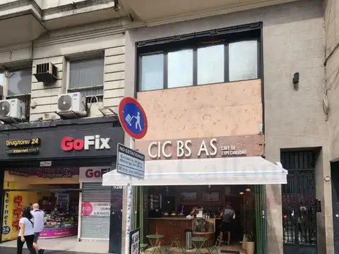 EXCELENTE LOCAL DE 260 M² A METROS DEL OBELISCO
