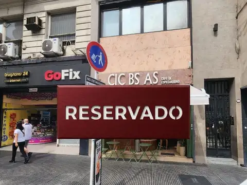 EXCELENTE LOCAL DE 260 M² A METROS DEL OBELISCO 