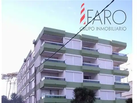Apartamento en alquiler en playa mansa primera linea.