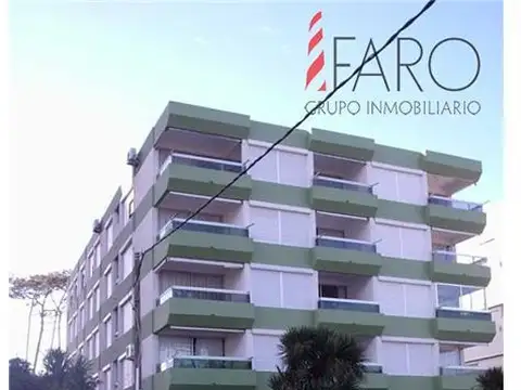 Apartamento en alquiler en playa mansa primera linea.