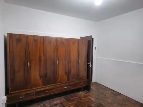 CASA  PERMUTA POR DEPARTARTAMENTO ESCALADA O LANUS