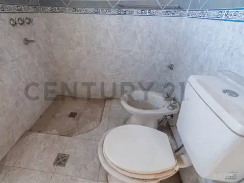 Colon 1700, Piso 0